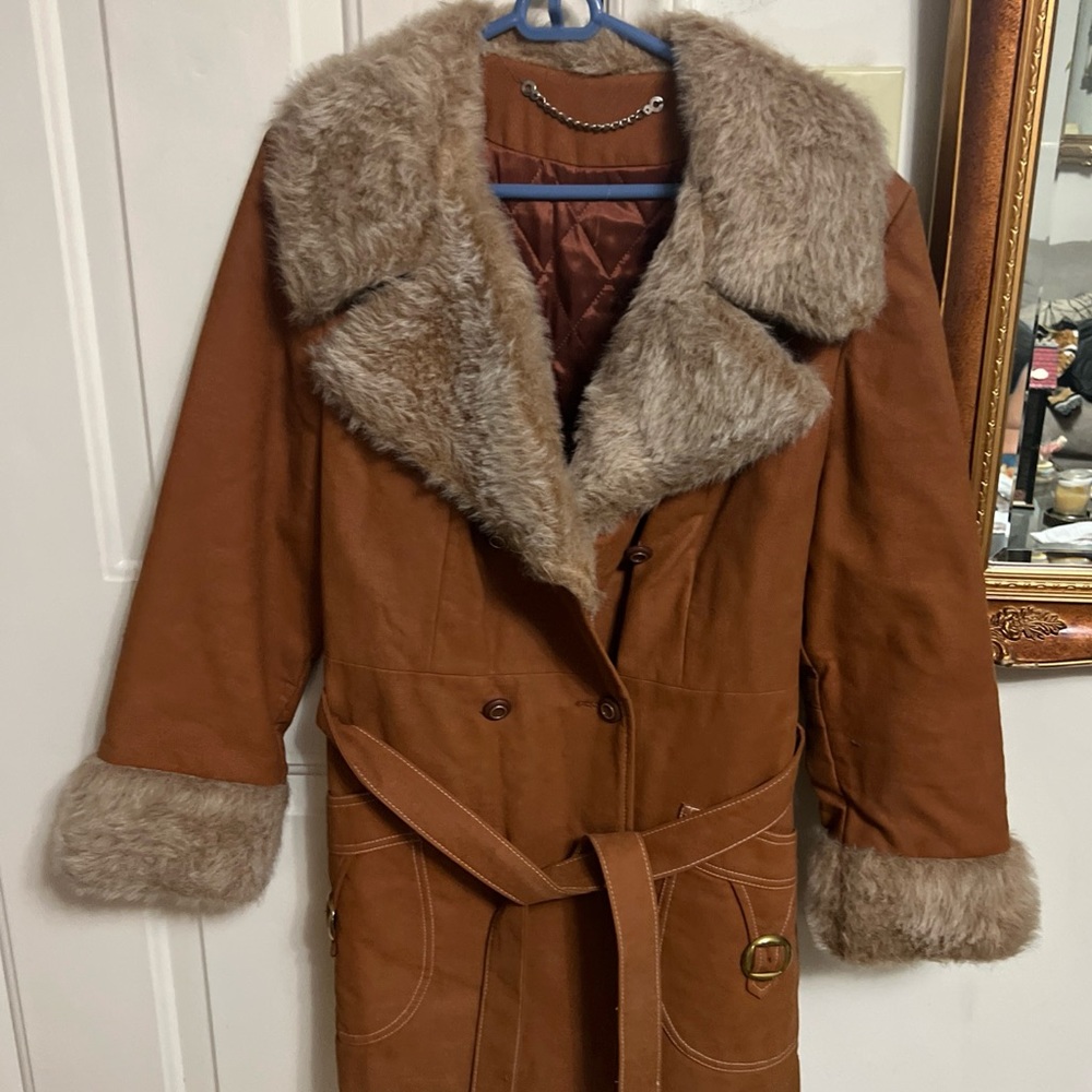 vintage ladies coat from the 60s/70s era. With its lush and elegance